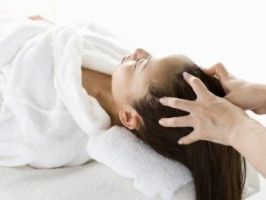 Massage indien de la tête, du dos et des pieds de 75 mn